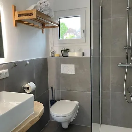 Tinyhaus Supreme Fuer 1-4 Personen *