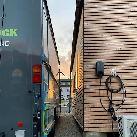 Tinyhaus Supreme Fuer 1-4 Personen